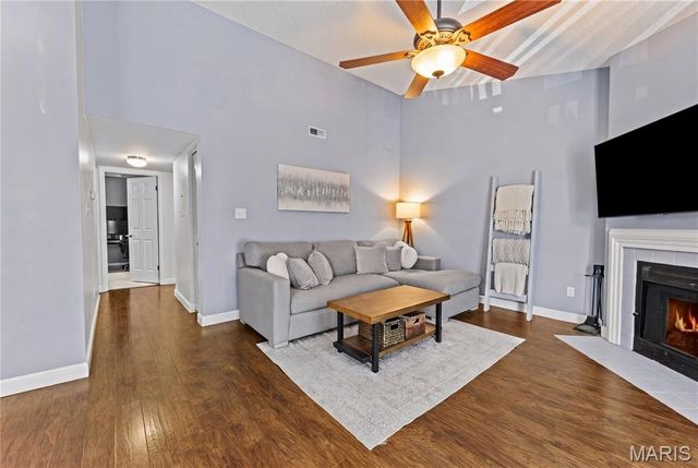 9125 N Swan Circle, Brentwood, MO 63144