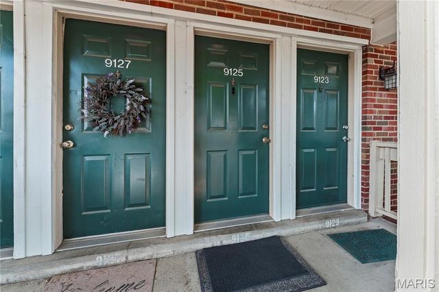 9125 N Swan Circle, Brentwood, MO 63144