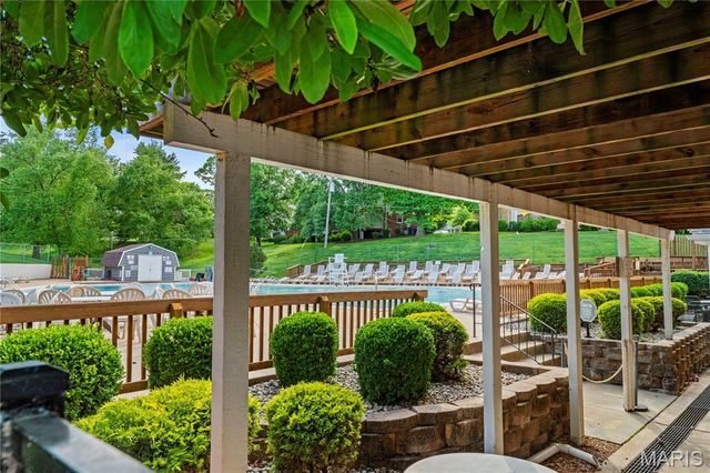 9125 N Swan Circle, Brentwood, MO 63144