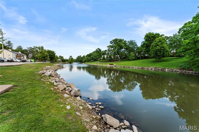 9125 N Swan Circle, Brentwood, MO 63144