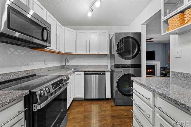 9125 N Swan Circle, Brentwood, MO 63144