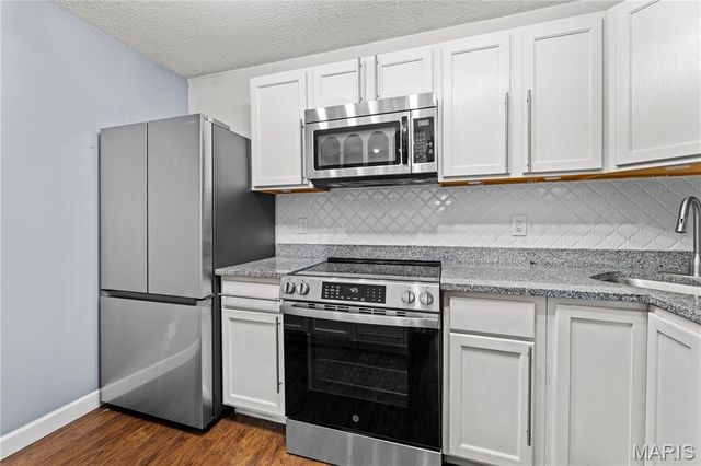 9125 N Swan Circle, Brentwood, MO 63144