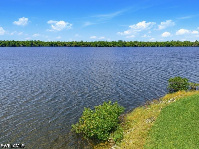 1045 Mainsail DR 413, Naples, FL 34114