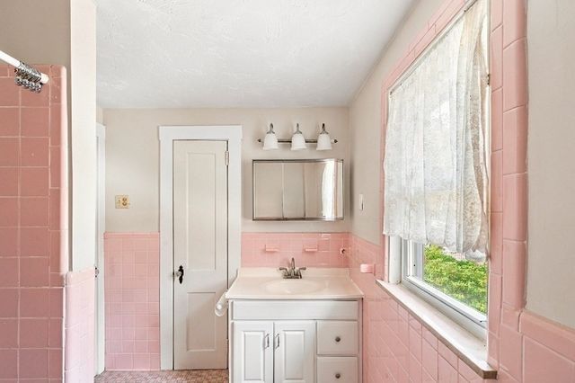 269 Pond Street, Braintree, MA 02184