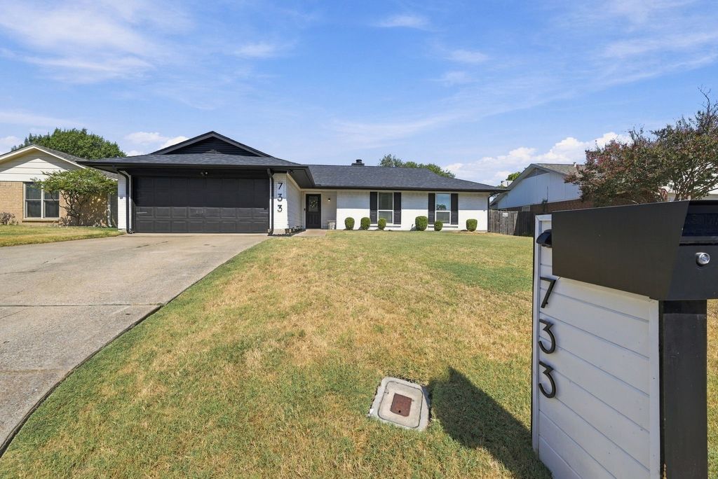 733 Montvale Drive, Mansfield, TX 76063 — exterior