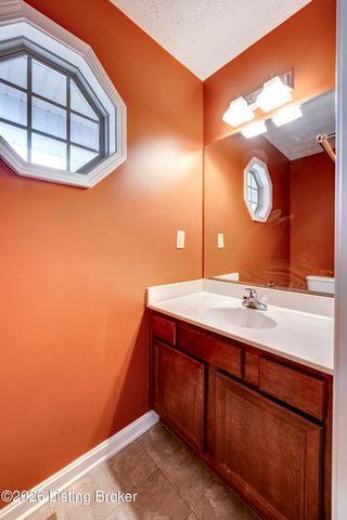 4710 Bay Cove Ct, Louisville, KY 40245