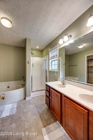 4710 Bay Cove Ct, Louisville, KY 40245