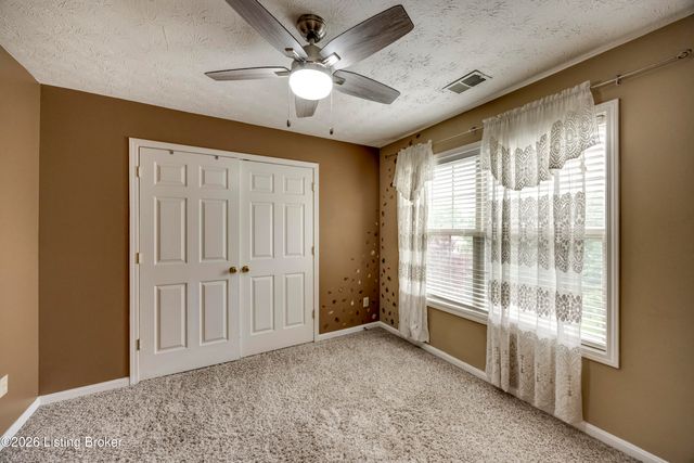 4710 Bay Cove Ct, Louisville, KY 40245