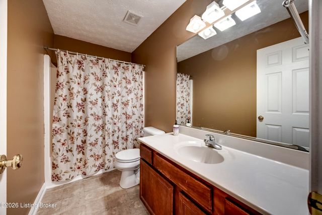 4710 Bay Cove Ct, Louisville, KY 40245