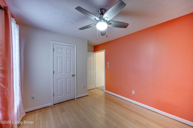 4710 Bay Cove Ct, Louisville, KY 40245