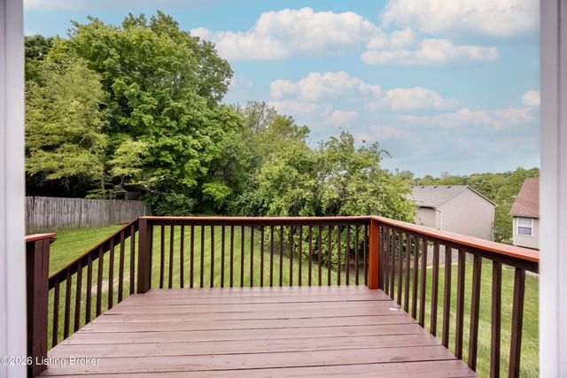 4710 Bay Cove Ct, Louisville, KY 40245