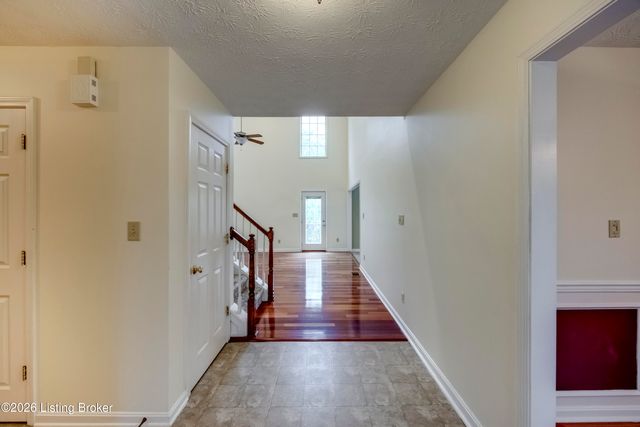4710 Bay Cove Ct, Louisville, KY 40245