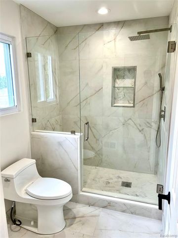 1784 Lakewood Drive, Troy, MI 48083