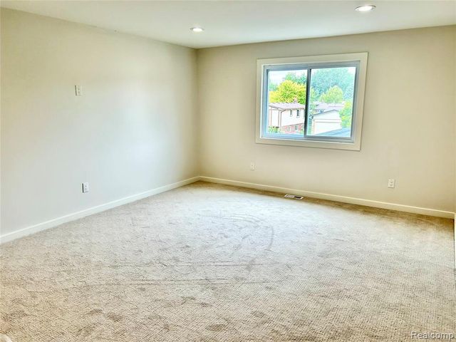 1784 Lakewood Drive, Troy, MI 48083