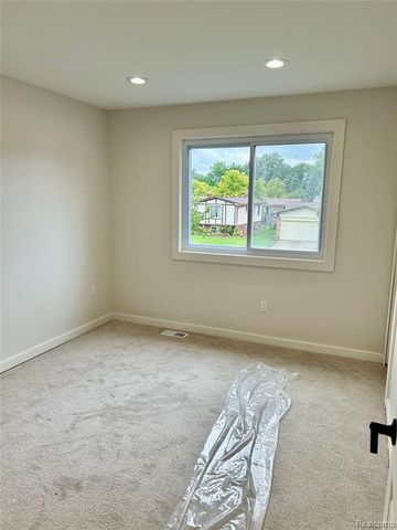 1784 Lakewood Drive, Troy, MI 48083