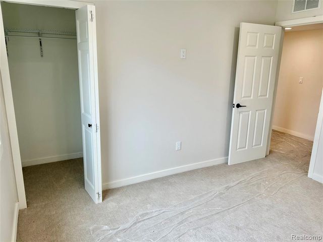 1784 Lakewood Drive, Troy, MI 48083