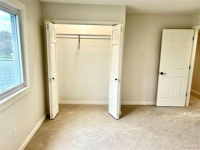 1784 Lakewood Drive, Troy, MI 48083