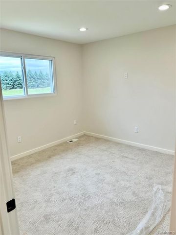 1784 Lakewood Drive, Troy, MI 48083