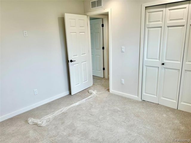 1784 Lakewood Drive, Troy, MI 48083