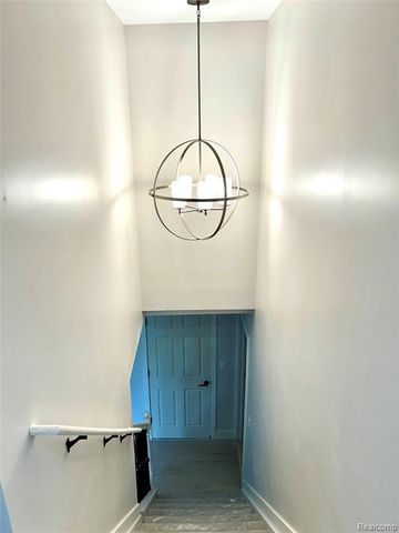 1784 Lakewood Drive, Troy, MI 48083