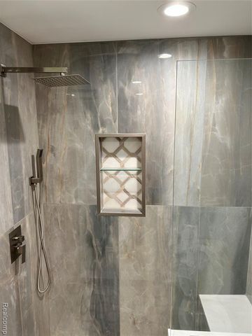 1784 Lakewood Drive, Troy, MI 48083