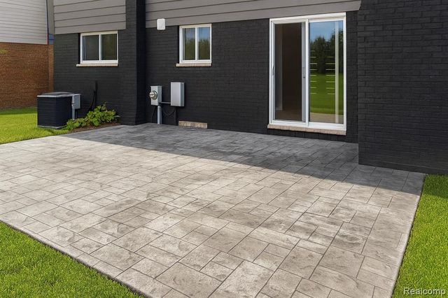 1784 Lakewood Drive, Troy, MI 48083