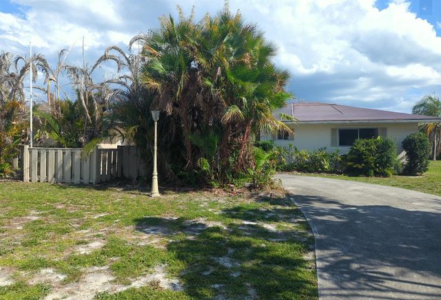 142 N Naranja Avenue, Port St. Lucie, FL 34983