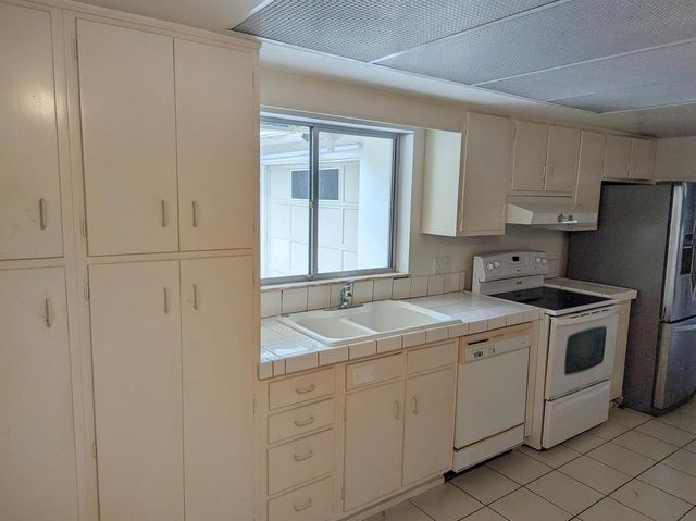 142 N Naranja Avenue, Port St. Lucie, FL 34983