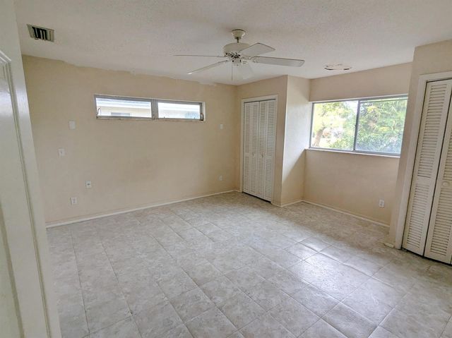 142 N Naranja Avenue, Port St. Lucie, FL 34983