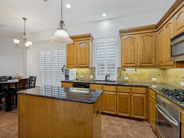 3078 Camden Bluff Road, Frisco, TX 75034