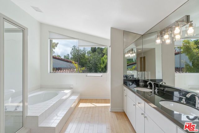 23454 Park Hermosa, Calabasas, CA 91302