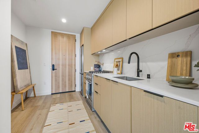 3555 Overland Avenue 512, Los Angeles, CA 90034