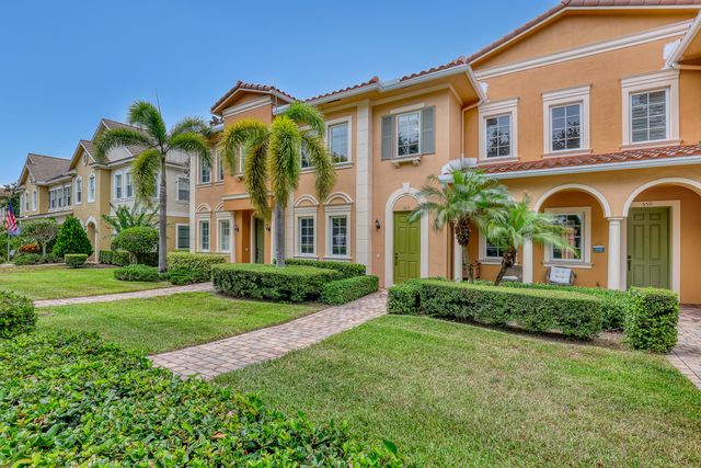 563 DAKOTA Drive, Jupiter, FL 33458