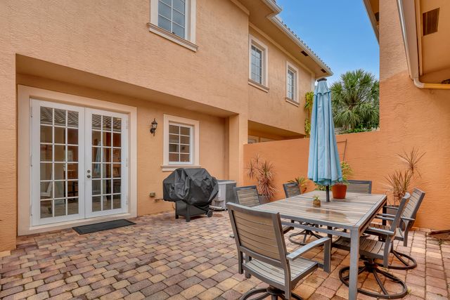 563 DAKOTA Drive, Jupiter, FL 33458