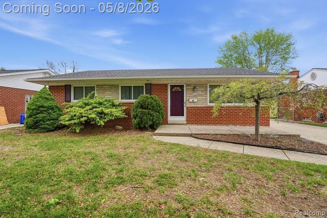 33304 Fraser Avenue, Fraser, MI 48026