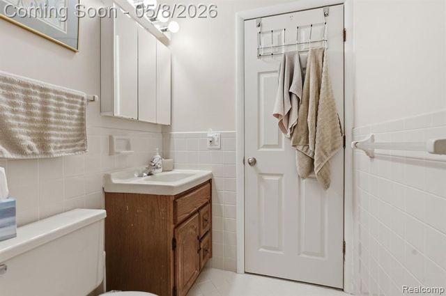 33304 Fraser Avenue, Fraser, MI 48026
