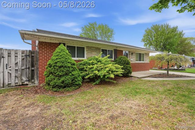 33304 Fraser Avenue, Fraser, MI 48026