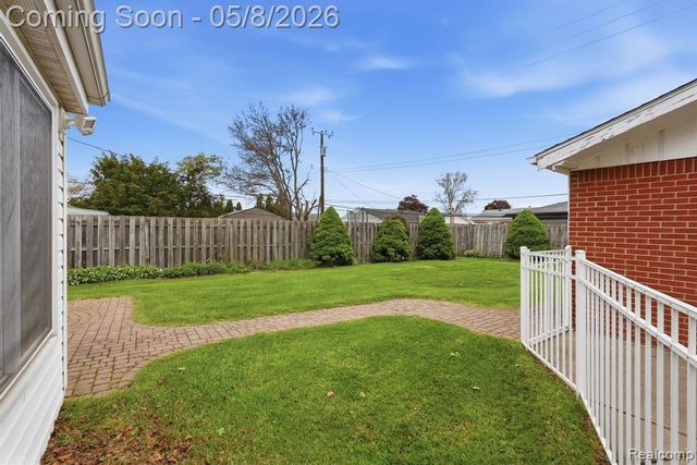 33304 Fraser Avenue, Fraser, MI 48026