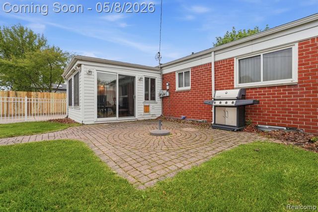 33304 Fraser Avenue, Fraser, MI 48026