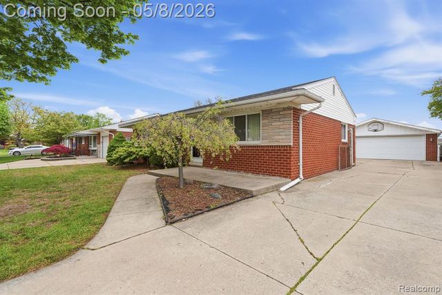 33304 Fraser Avenue, Fraser, MI 48026