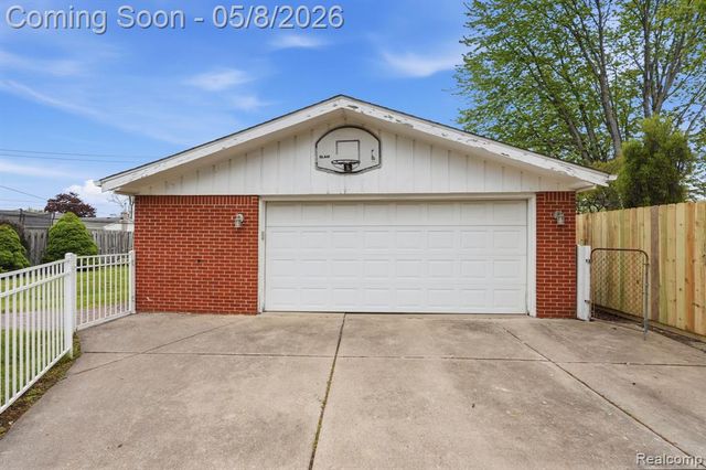 33304 Fraser Avenue, Fraser, MI 48026