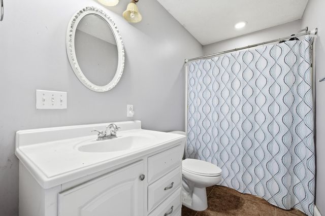 2 Kings Court Ests, Huntington, WV 25704