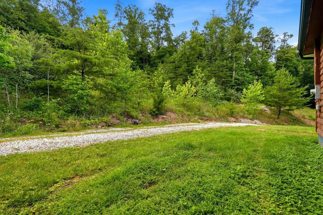 2 Kings Court Ests, Huntington, WV 25704