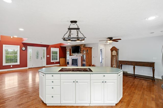 2 Kings Court Ests, Huntington, WV 25704