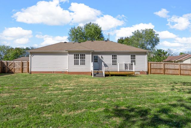 8635 Kingman Ct, Oak Grove, KY 42262