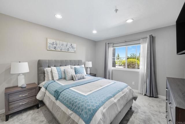 2083 Lakeridge Circle 104, Chula Vista, CA 91913