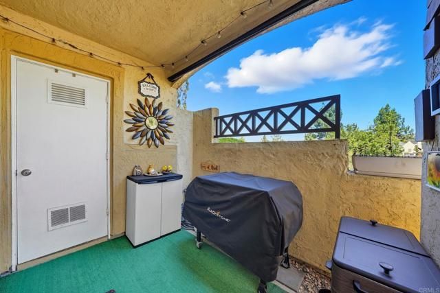 2083 Lakeridge Circle 104, Chula Vista, CA 91913