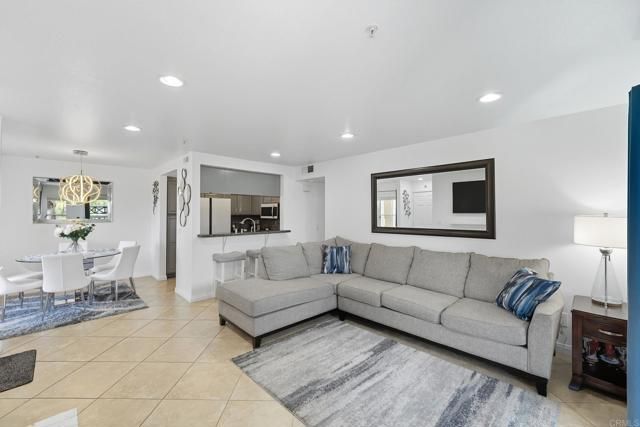 2083 Lakeridge Circle 104, Chula Vista, CA 91913