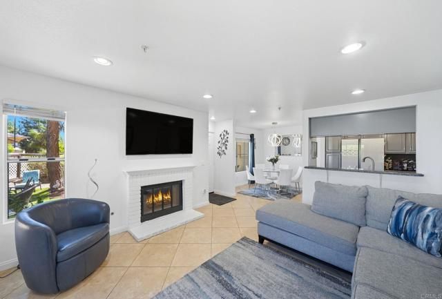 2083 Lakeridge Circle 104, Chula Vista, CA 91913