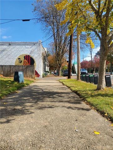 1042 NE Saint Charles Avenue NE 6, Atlanta, GA 30306